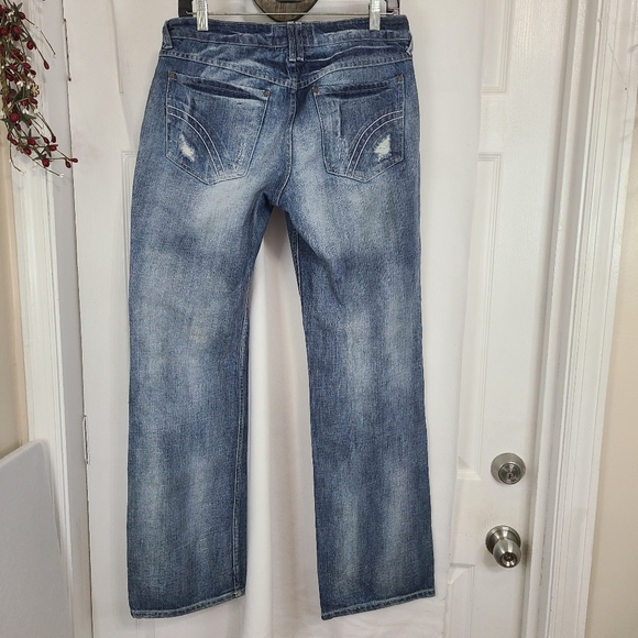 American Rag Woman's Distressed Junior's Denim Blue Jeans, Size: 11 Color: Blue - Picture 14 of 16